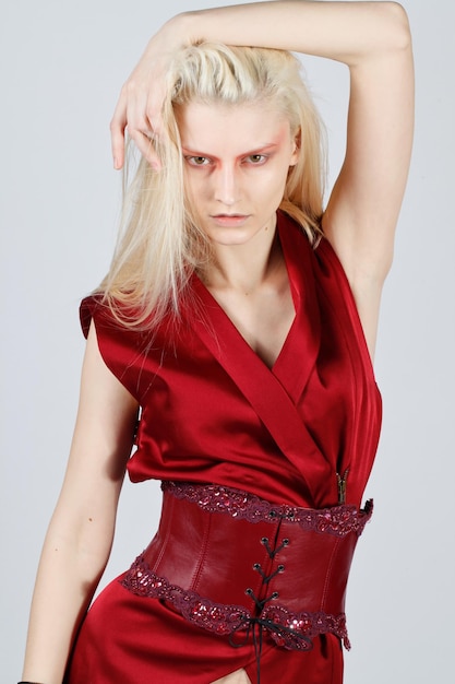 Modne fryzury średniej długości które odmienią twój look